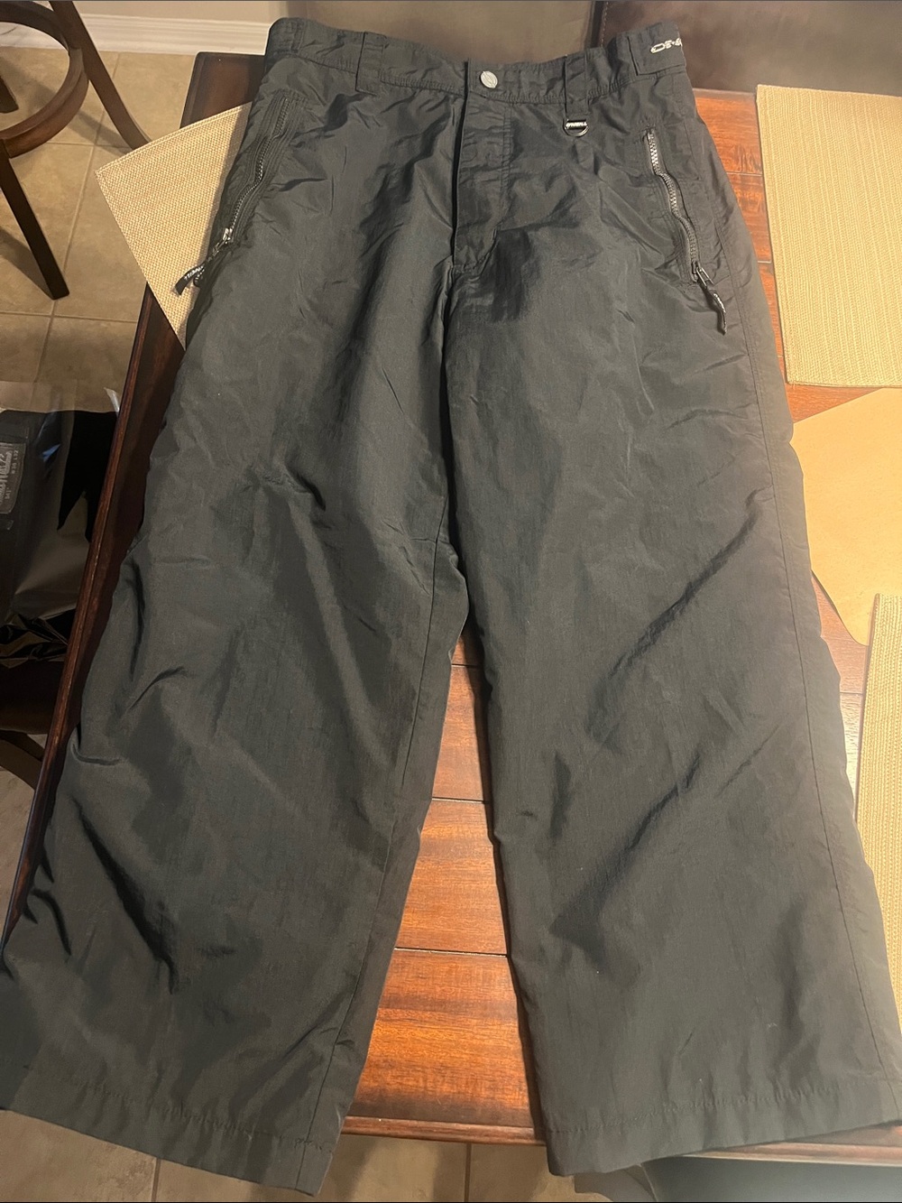 Item 76 O'Neill Men's Black Cargo Snow Pants / Water proof windbreaker surf l